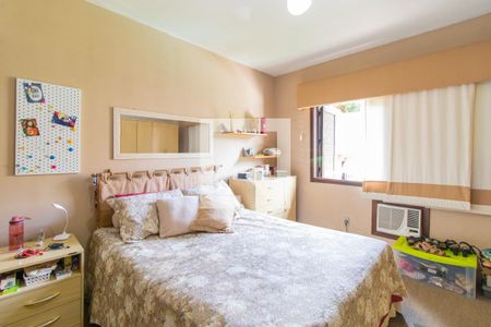 Casa à venda com 910m², 6 quartos e 5 vagas Casa à venda com 910m², 6 quartos e 5 vagasQuarto 4