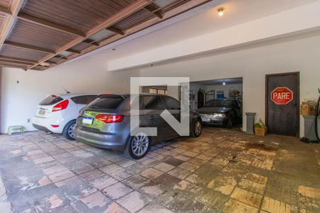 Casa à venda com 910m², 6 quartos e 5 vagas Casa à venda com 910m², 6 quartos e 5 vagasGaragem