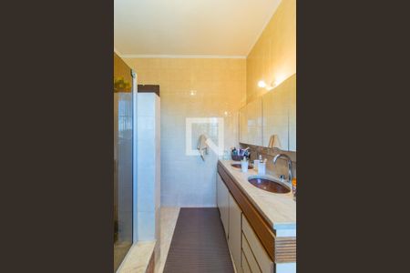 Casa à venda com 910m², 6 quartos e 5 vagas Casa à venda com 910m², 6 quartos e 5 vagasBanheiro