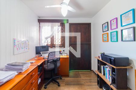 Casa à venda com 910m², 6 quartos e 5 vagas Casa à venda com 910m², 6 quartos e 5 vagasQuarto 5