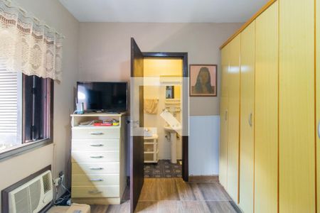 Casa à venda com 910m², 6 quartos e 5 vagas Casa à venda com 910m², 6 quartos e 5 vagas Quarto 6