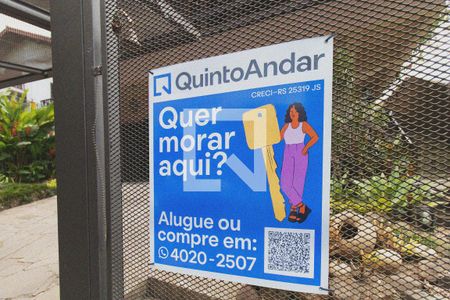 Casa à venda com 910m², 6 quartos e 5 vagas Casa à venda com 910m², 6 quartos e 5 vagasFachada