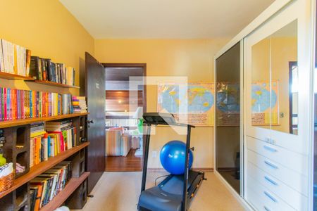 Casa à venda com 910m², 6 quartos e 5 vagas Casa à venda com 910m², 6 quartos e 5 vagasQuarto 2