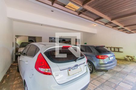 Casa à venda com 910m², 6 quartos e 5 vagas Casa à venda com 910m², 6 quartos e 5 vagasGaragem