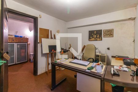 Casa à venda com 910m², 6 quartos e 5 vagas Casa à venda com 910m², 6 quartos e 5 vagasQuarto de Serviço