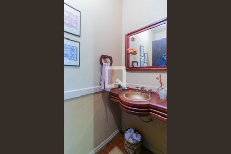 Casa à venda com 910m², 6 quartos e 5 vagas Casa à venda com 910m², 6 quartos e 5 vagasLavabo