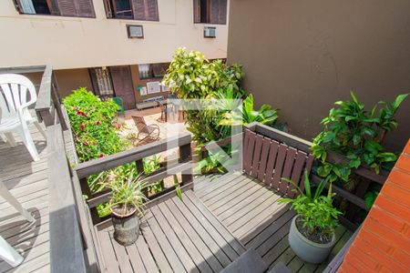 Casa à venda com 910m², 6 quartos e 5 vagas Casa à venda com 910m², 6 quartos e 5 vagasQuintal