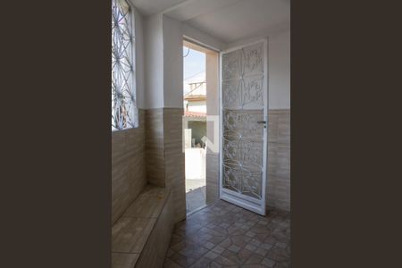 Casa para alugar com 50m², 1 quarto e sem vagavaranda