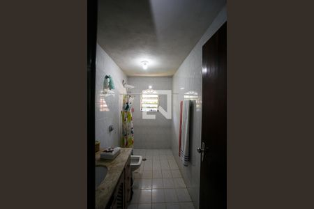 Casa à venda com 250m², 2 quartos e 2 vagas Casa à venda com 250m², 2 quartos e 2 vagasBanheiro