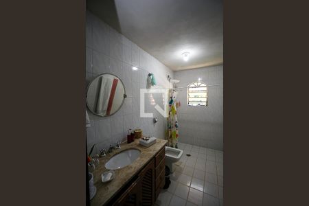 Casa à venda com 250m², 2 quartos e 2 vagas Casa à venda com 250m², 2 quartos e 2 vagasBanheiro