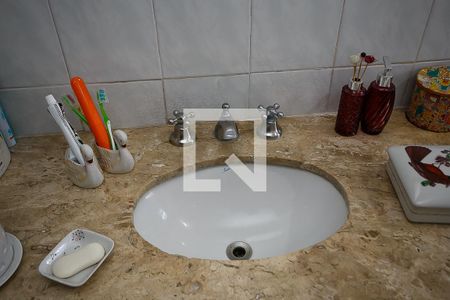 Casa à venda com 250m², 2 quartos e 2 vagas Casa à venda com 250m², 2 quartos e 2 vagasBanheiro