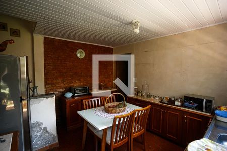 Casa à venda com 250m², 2 quartos e 2 vagas Casa à venda com 250m², 2 quartos e 2 vagasCozinha