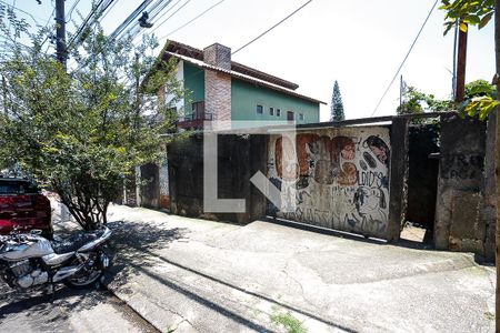 Casa à venda com 250m², 2 quartos e 2 vagas Casa à venda com 250m², 2 quartos e 2 vagasFachada