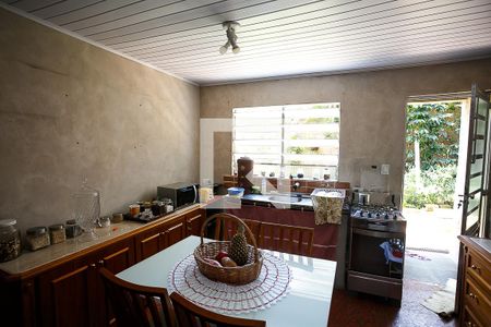 Casa à venda com 250m², 2 quartos e 2 vagas Casa à venda com 250m², 2 quartos e 2 vagasCozinha