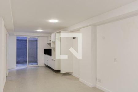 Sala/Quarto de kitnet/studio à venda com 1 quarto, 52m² em Copacabana, Rio de Janeiro