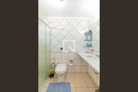 Banheiro da Suíte de casa de condomínio à venda com 4 quartos, 180m² em Cavalhada, Porto Alegre