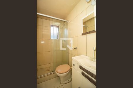 Banheiro de apartamento para alugar com 2 quartos, 40m² em Medianeira, Porto Alegre