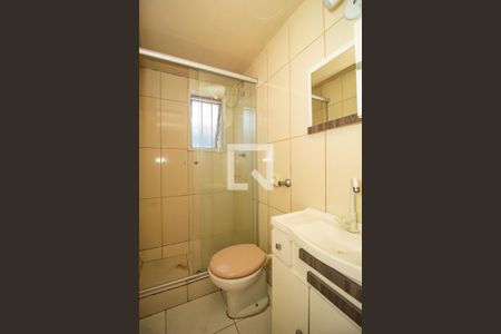 Banheiro de apartamento à venda com 2 quartos, 40m² em Medianeira, Porto Alegre
