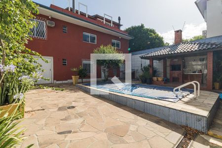 Casa à venda com 380m², 4 quartos e 3 vagasPiscina