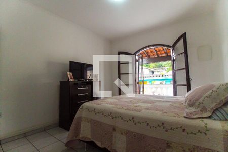 Casa à venda com 300m², 5 quartos e 2 vagas Casa à venda com 300m², 5 quartos e 2 vagasSuíte