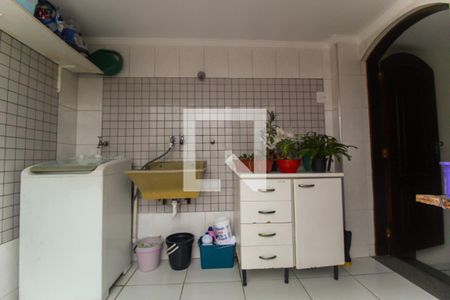 Casa à venda com 300m², 5 quartos e 2 vagas Casa à venda com 300m², 5 quartos e 2 vagasÁrea de Serviço