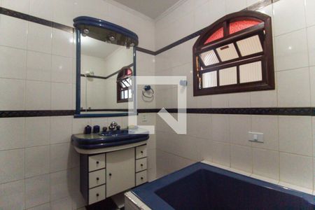 Casa à venda com 300m², 5 quartos e 2 vagas Casa à venda com 300m², 5 quartos e 2 vagasBanheiro 2