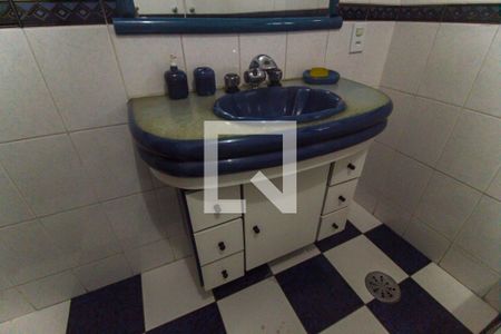 Casa à venda com 300m², 5 quartos e 2 vagas Casa à venda com 300m², 5 quartos e 2 vagasBanheiro 2