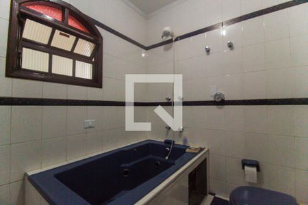 Casa à venda com 300m², 5 quartos e 2 vagas Casa à venda com 300m², 5 quartos e 2 vagasBanheiro 2