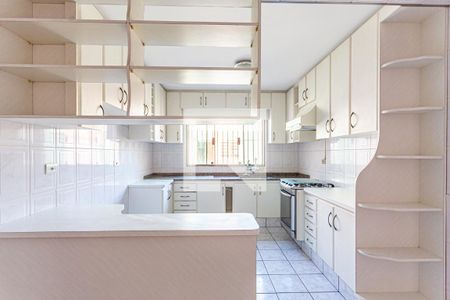 Casa à venda com 220m², 4 quartos e 4 vagasCozinha