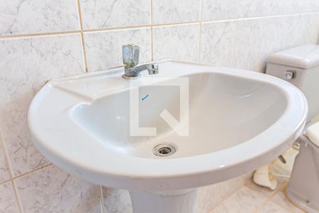 Casa à venda com 220m², 4 quartos e 4 vagasDetalhe do Banheiro da Suite 1