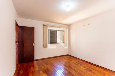Casa à venda com 220m², 4 quartos e 4 vagasQuarto 2