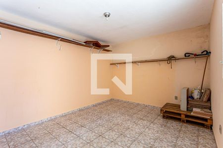 Casa à venda com 220m², 4 quartos e 4 vagasQuarto de Serviço