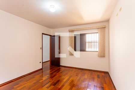 Casa à venda com 220m², 4 quartos e 4 vagasQuarto 2