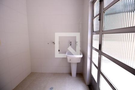 Casa para alugar com 160m², 4 quartos e 1 vaga Casa para alugar com 160m², 4 quartos e 1 vagaÁrea de Serviço