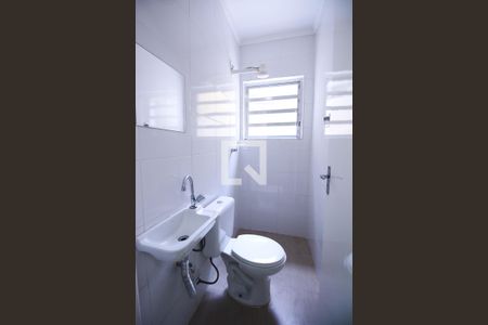 Casa para alugar com 160m², 4 quartos e 1 vaga Casa para alugar com 160m², 4 quartos e 1 vagaBanheiro de serviço