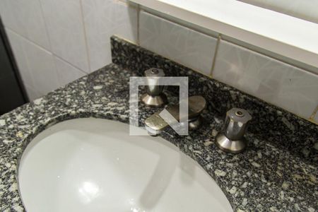 Apartamento à venda com 100m², 4 quartos e 1 vagaBanheiro Social - Pia