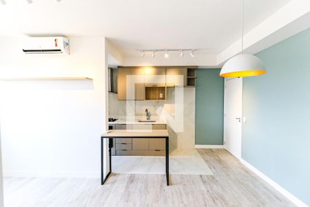 Sala de apartamento à venda com 2 quartos, 55m² em Santo Amaro, São Paulo