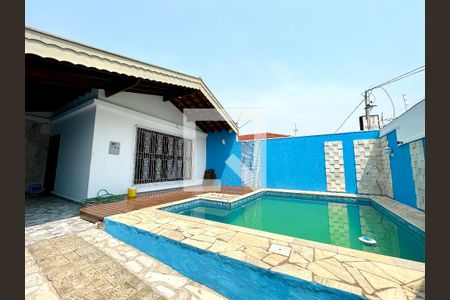 Casa à venda com 170m², 4 quartos e 4 vagas Casa à venda com 170m², 4 quartos e 4 vagasQuintal