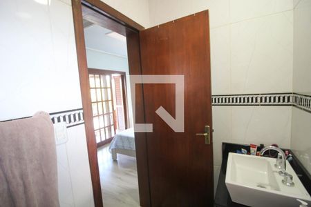 Casa à venda com 240m², 3 quartos e 2 vagas Casa à venda com 240m², 3 quartos e 2 vagasBanheiro da Suíte
