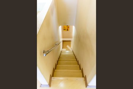 Escada de Acesso aos Quartos de casa à venda com 4 quartos, 160m² em Vila Amélia, São Paulo