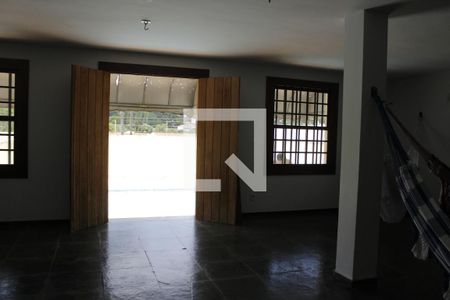 Casa à venda com 356m², 4 quartos e 4 vagasSalão