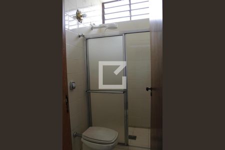 Casa à venda com 356m², 4 quartos e 4 vagasBanheiro do Salão