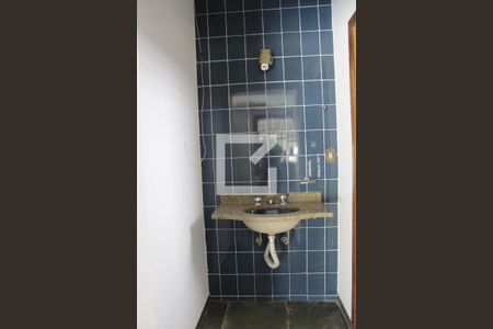 Casa à venda com 356m², 4 quartos e 4 vagasBanheiro do Salão