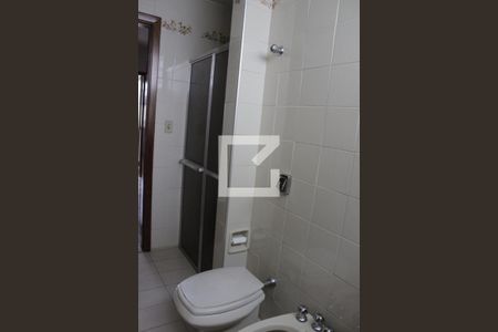 Casa à venda com 356m², 4 quartos e 4 vagasBanheiro 1