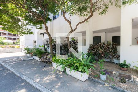 Apartamento à venda com 80m², 3 quartos e 1 vaga Apartamento à venda com 80m², 3 quartos e 1 vagaÁrea Comum