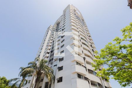 Apartamento à venda com 80m², 3 quartos e 1 vaga Apartamento à venda com 80m², 3 quartos e 1 vagaFachada