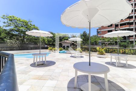 Apartamento à venda com 80m², 3 quartos e 1 vaga Apartamento à venda com 80m², 3 quartos e 1 vagaPiscina
