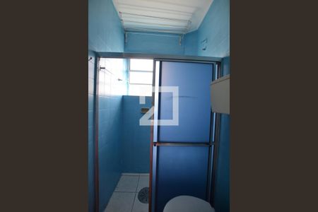 Banheiro de kitnet/studio para alugar com 1 quarto, 31m² em Partenon, Porto Alegre