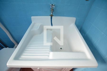 Banheiro de kitnet/studio para alugar com 1 quarto, 31m² em Partenon, Porto Alegre