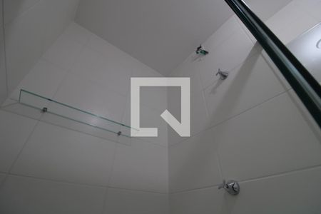 Área do chuveiro de apartamento para alugar com 1 quarto, 27m² em Jardim Cidália, São Paulo